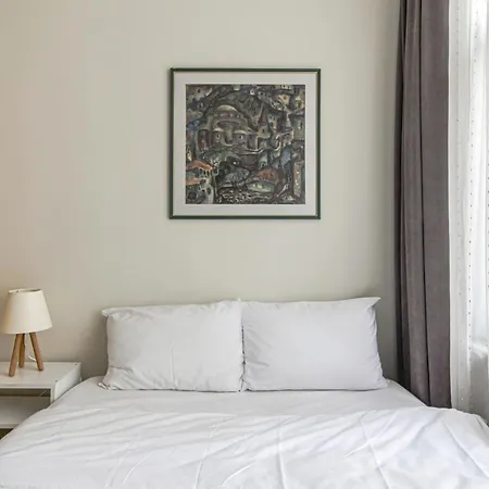 Апартаменты Fully Furnished Stylishly Designed Flat In Sisli Стамбул
